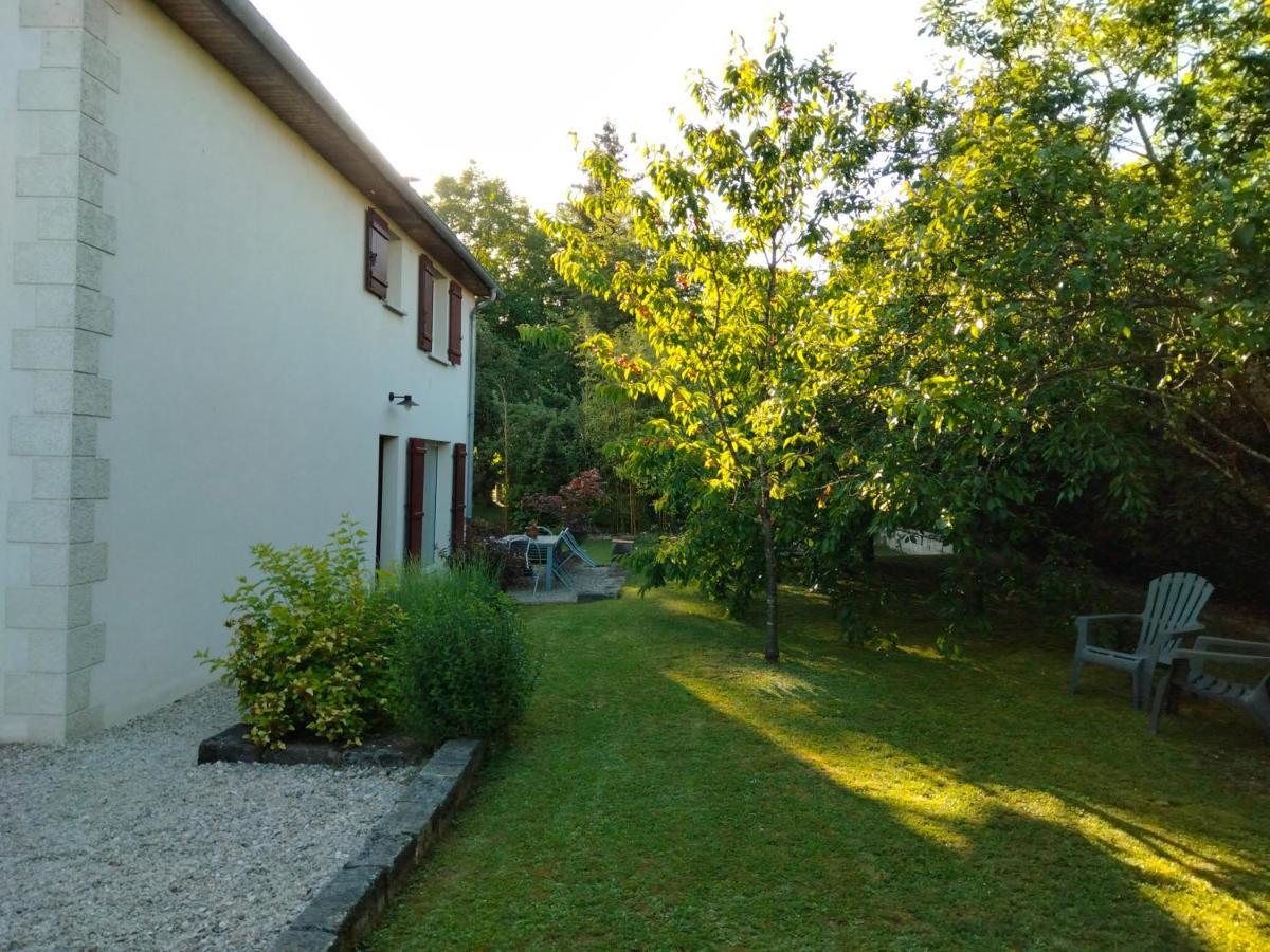 Bed and Breakfast Au Saint-Amand Poissons Экстерьер фото